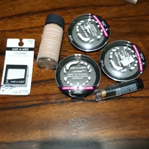 Neutrogena Other - Make up